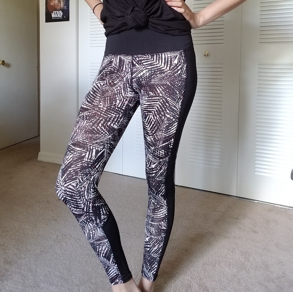 Palm tree graphic yoga pants